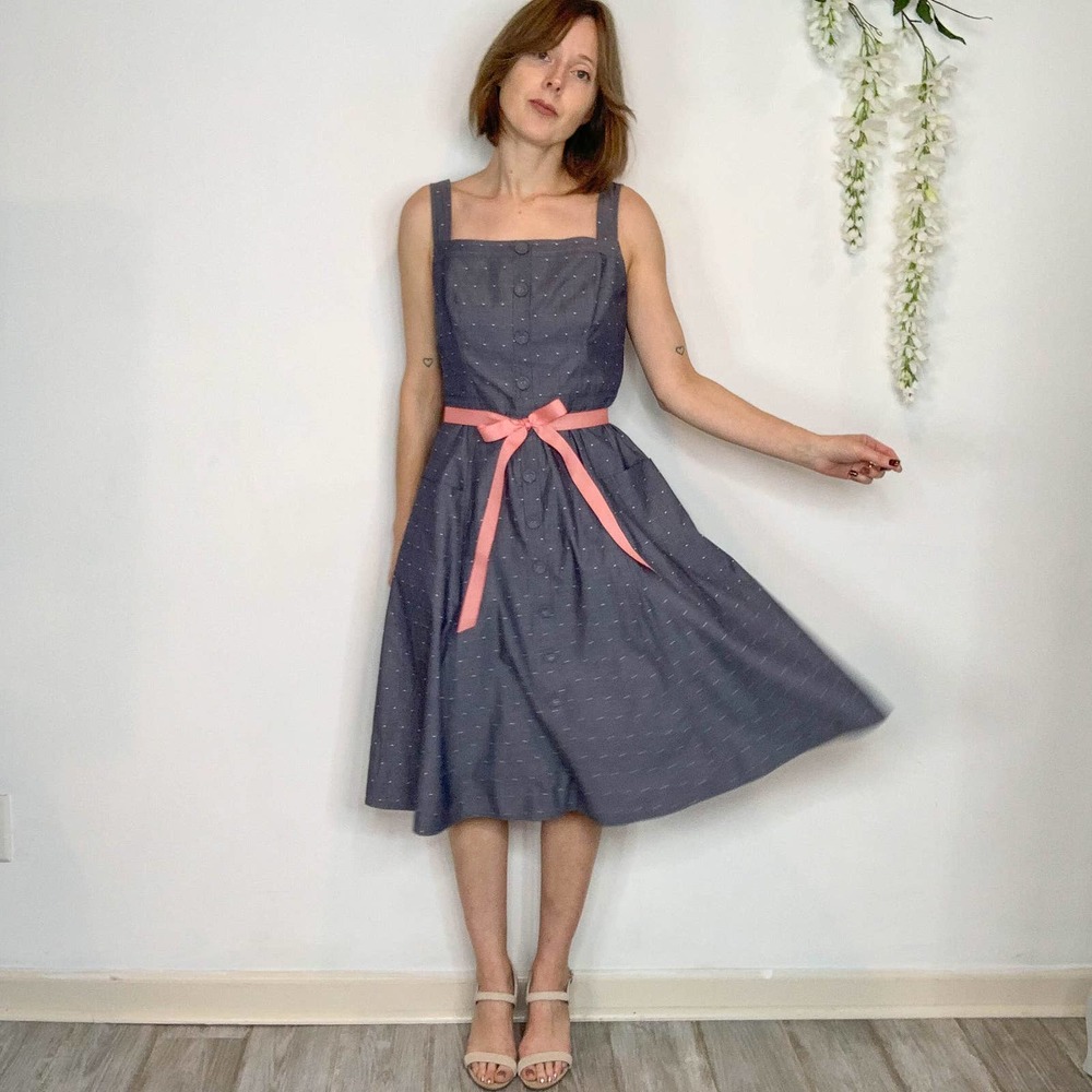NWOT GAL MEETS GLAM Riley dress button front blue chambray dotted pockets